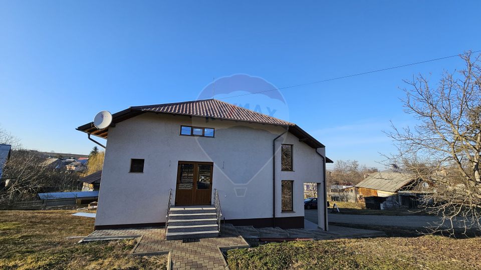 Complex comercial-cofetărie, patiserie pitzerie- Udești, Suceava