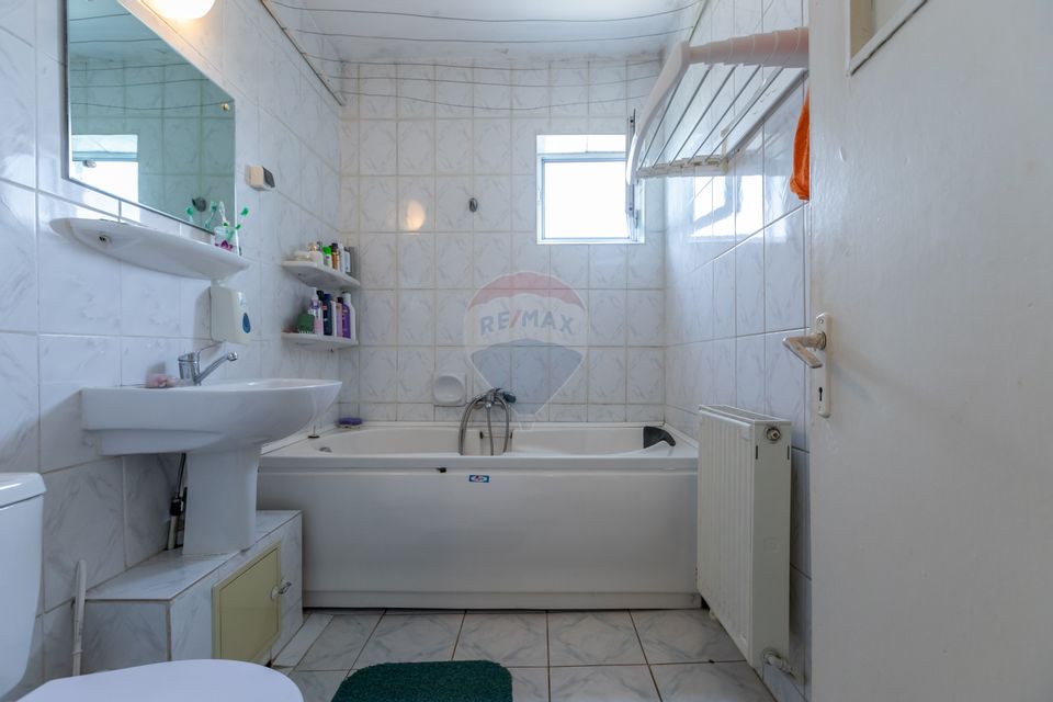 Apartament 3 camere decomandate – Strada Bicaz, zona Narcisa