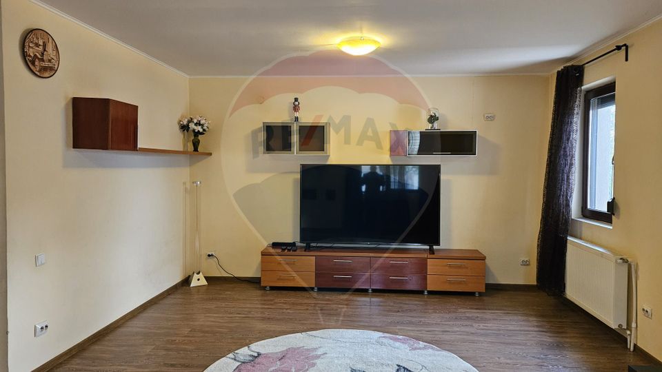 Casă / Vilă cu 4 camere de vânzare Dragomirești-Vale, curte proprie