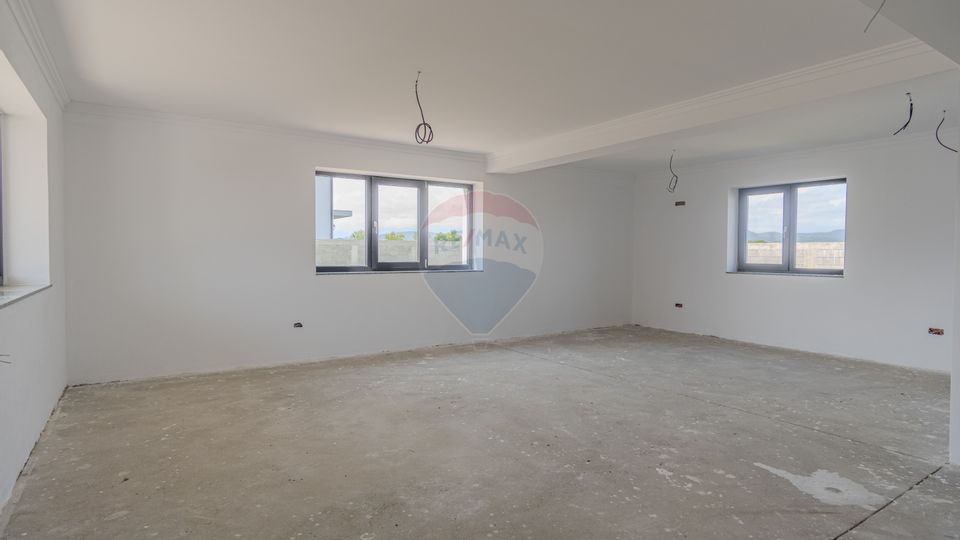 Casa moderna, la cheie, in Cristian – Str. Carpati