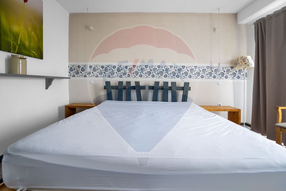 39 room Hotel / Pension for sale