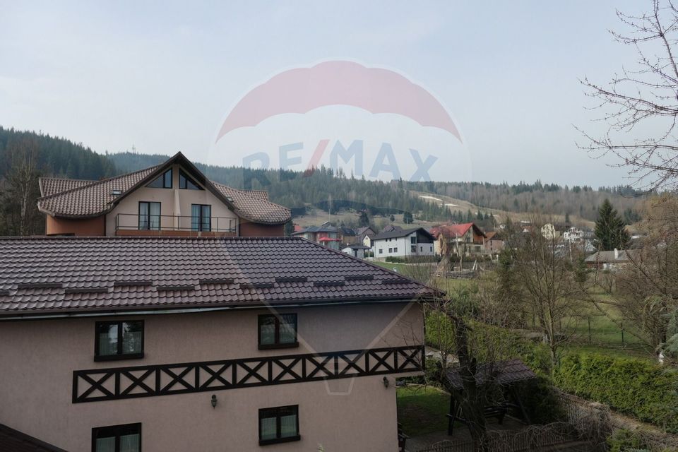 Vilă cu 10 camere de vânzare în zona Centrala