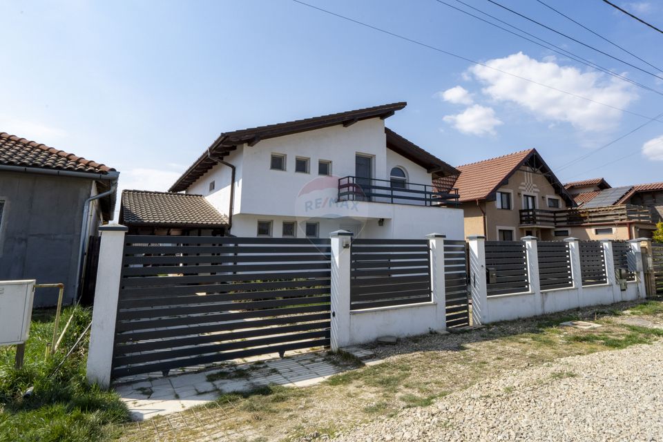 6 room House / Villa for sale