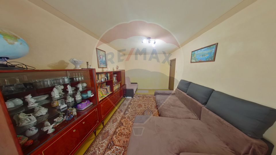 Apartament cu 3 camere de vânzare în zona Garii