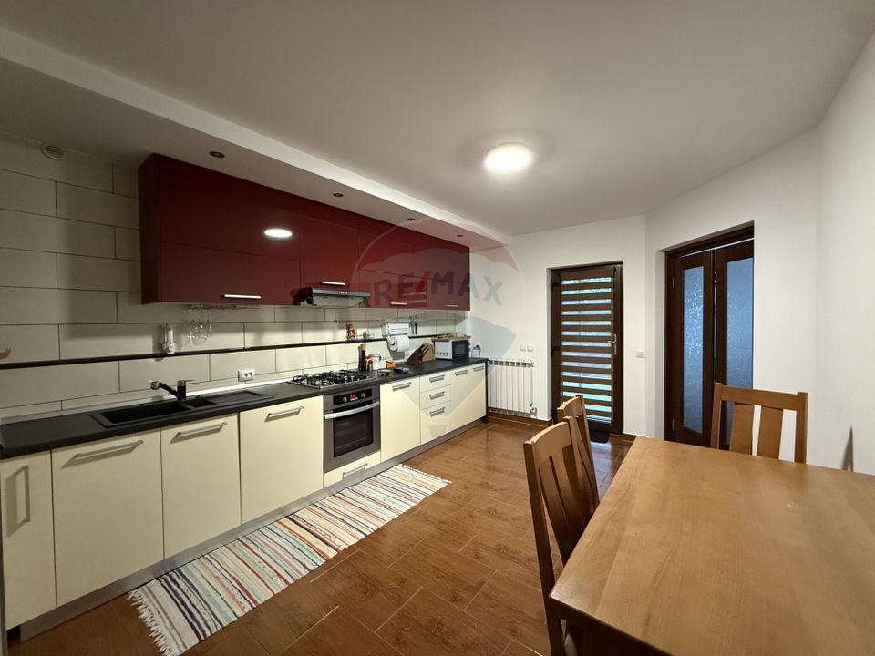 Casă / Vilă cu 7 camere de vânzare în Ovidiu Sud Constanta