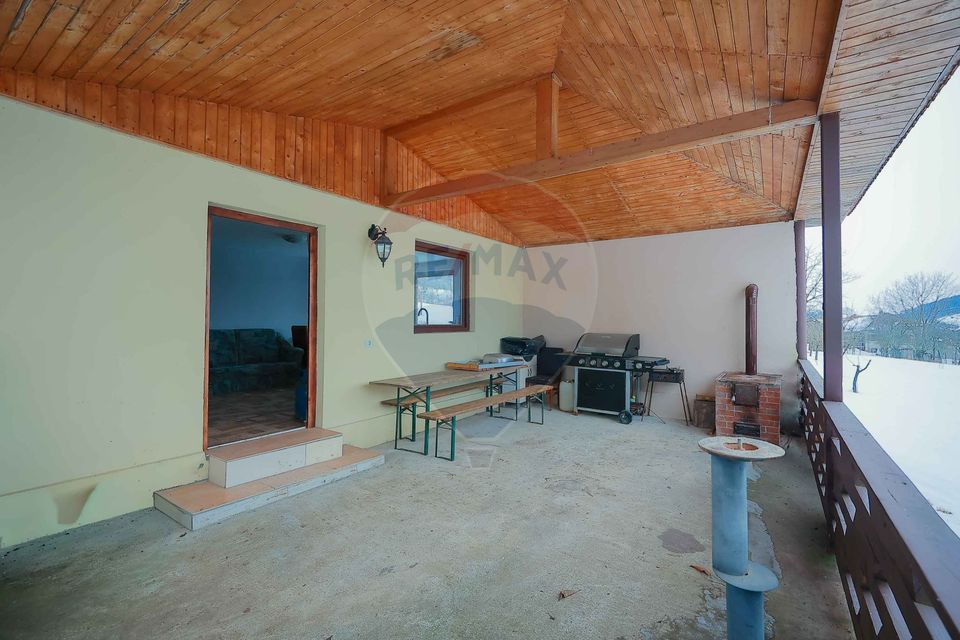 Casă cu 4 camere din cărămidă, de vânzare în zona Bratca-Damiș