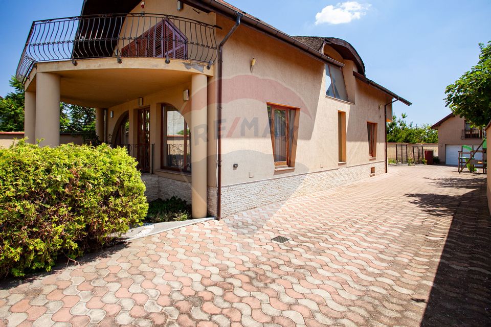 Casă modernă și spațioasă cu piscină,saună și sală de fitness – Pecica