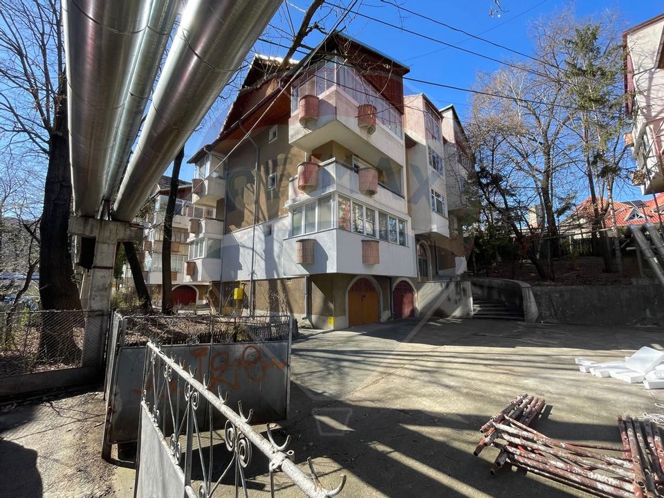 Apartament de vanzare la vile - garaj - boxa parter in acte
