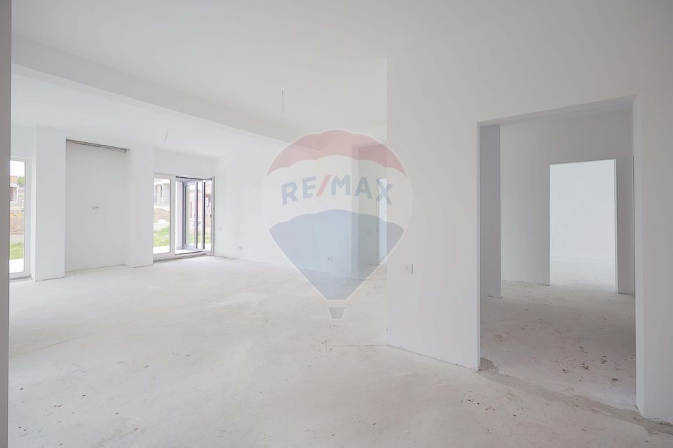 4 room House / Villa for sale, Dealuri Oradea area