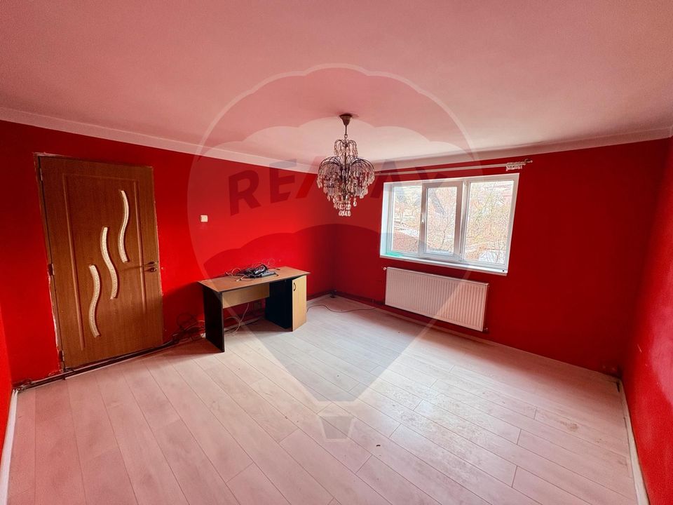 Casă cu curte generoasă și multiple posibilități – zona Moșnei