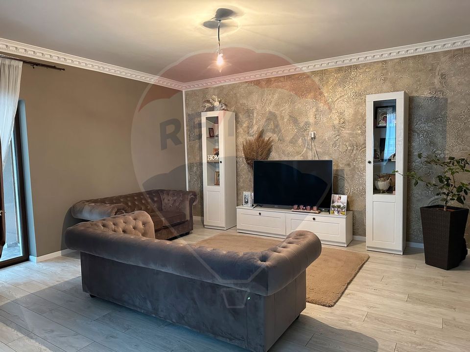 Casa/Vilă cu spatele la padure Vanatori