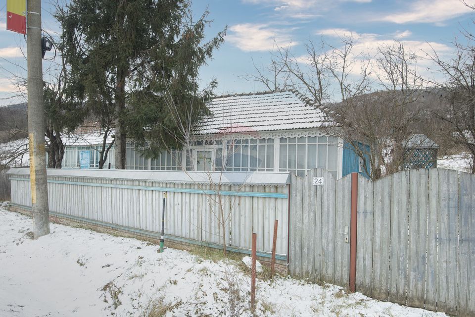 Casă  cu 3 camere de vânzare