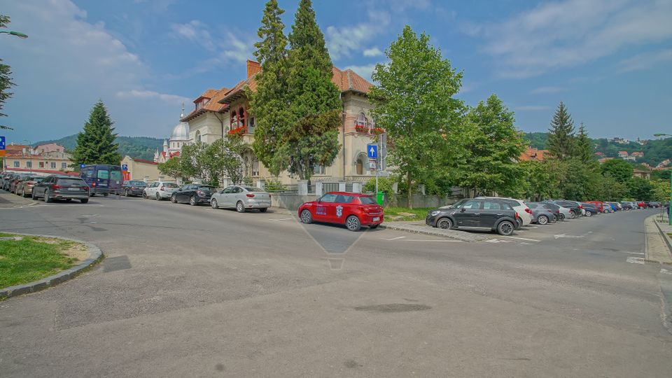 REZERVAT! De vânzare apartament 4 camere în vilă impozantă