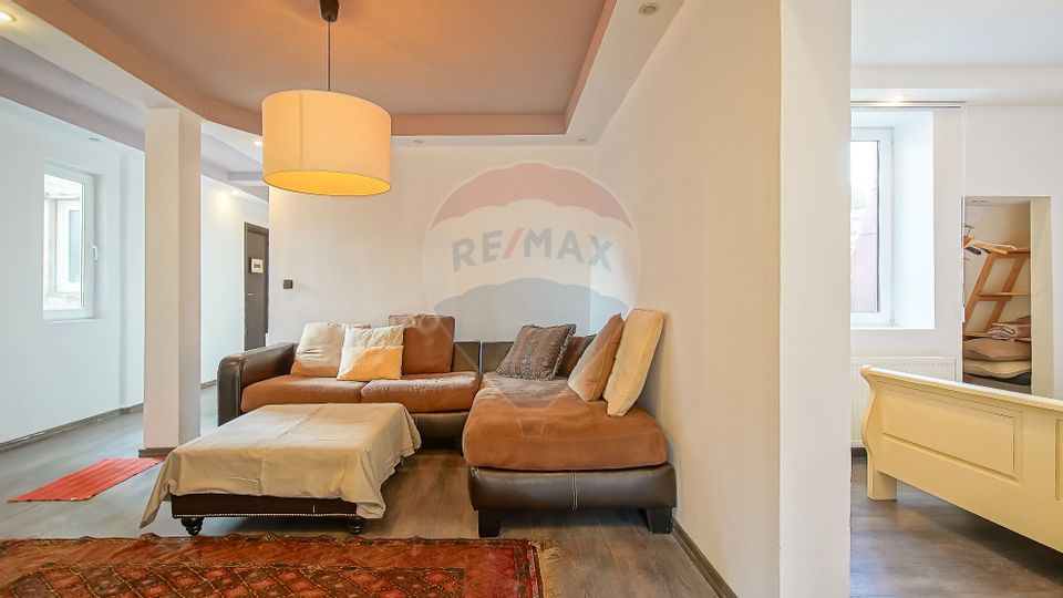 Apartment with Tâmpa View, Historic House – Unirii Square, Brașov