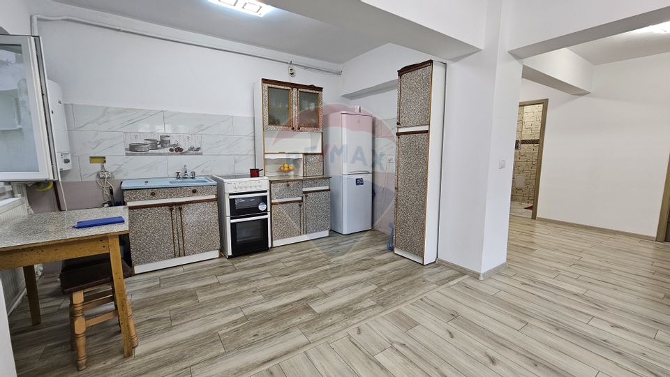 Apartament cu 4 camere confot 1 în zona Burdujeni-Suceava