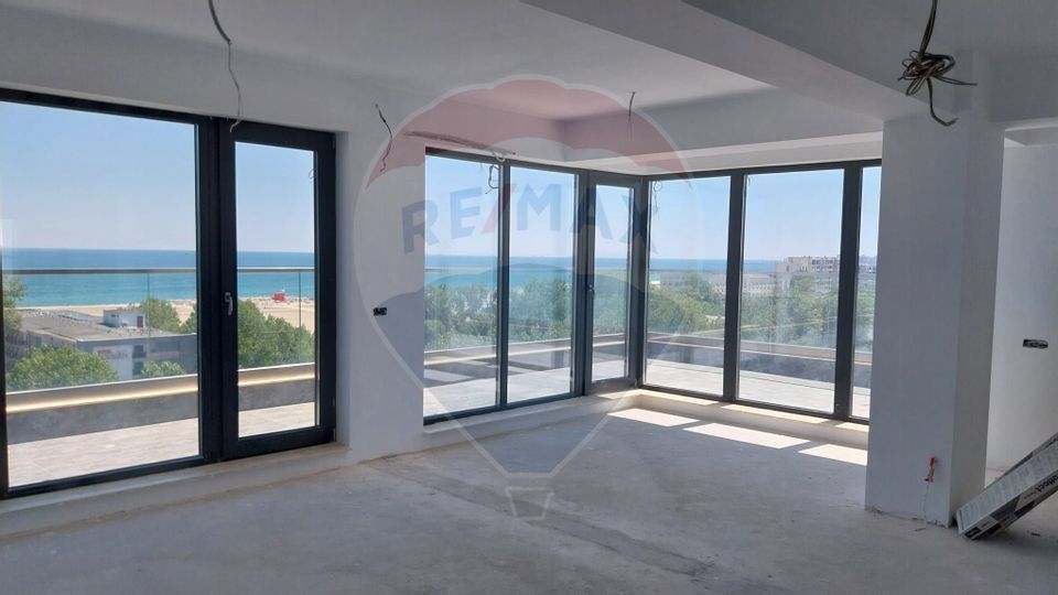 Penthouse de vanzare in Statiunea Mamaia lift privat