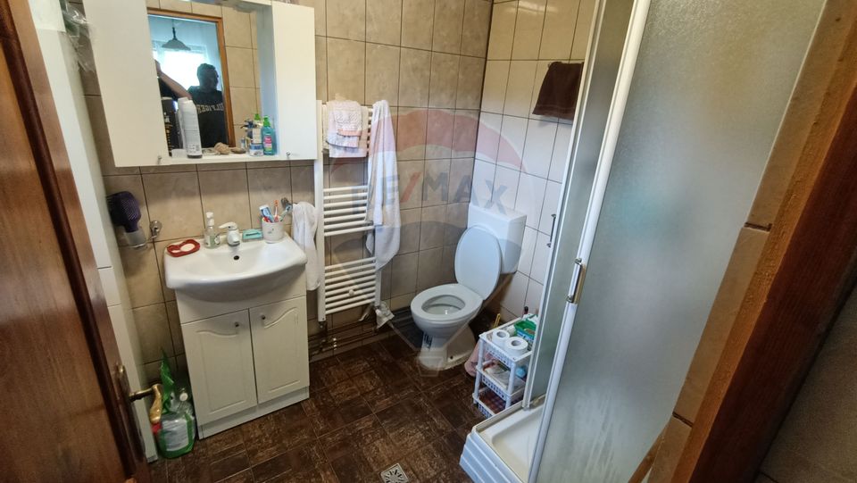 Casă de vânzare în stil vechi cu 3 camere si 3 arii în Cop. Manastur