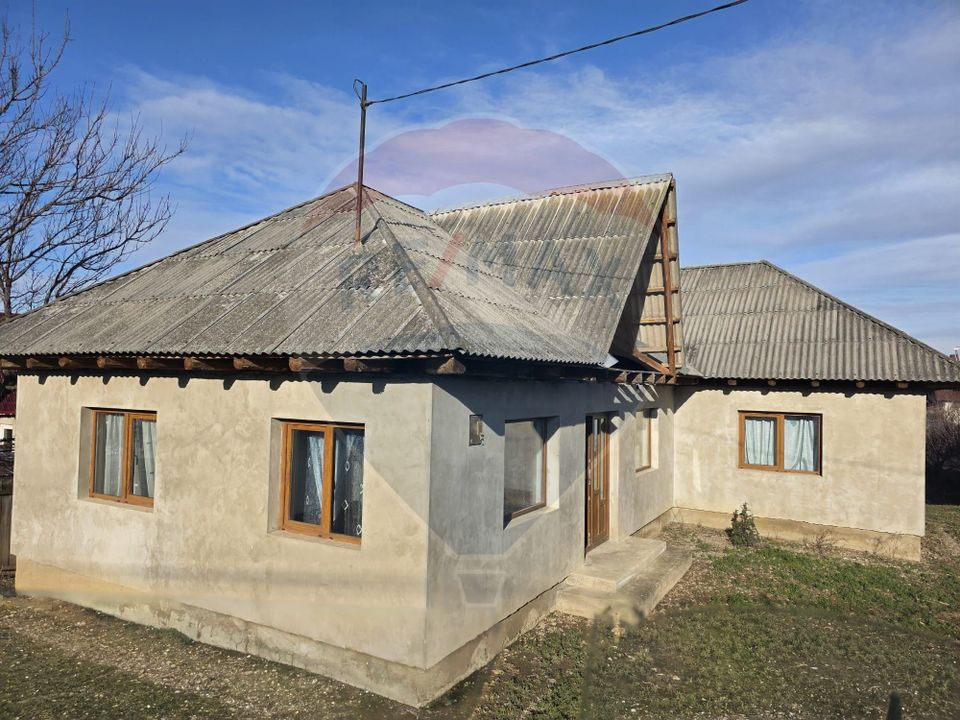 De vanzare casa solida cu teren generos si acces facil Lespezi Bacau