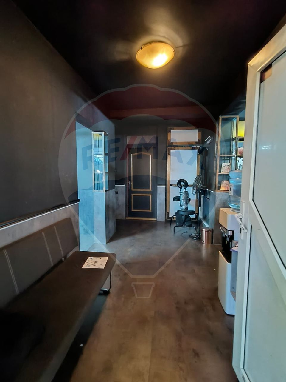 165sq.m Commercial Space for rent, Plopilor area