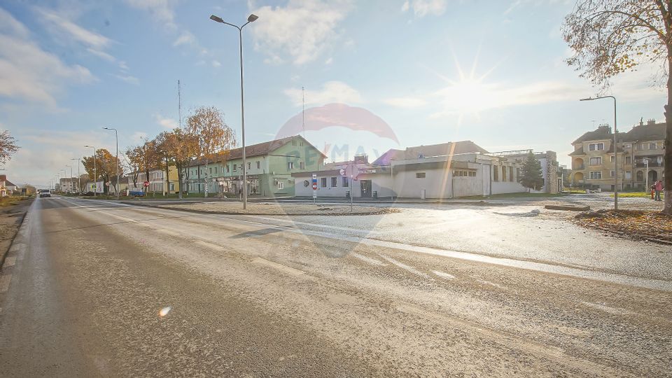 Spații comerciale de închiriat în Bod, suprafață 535 mp,  3 intrări