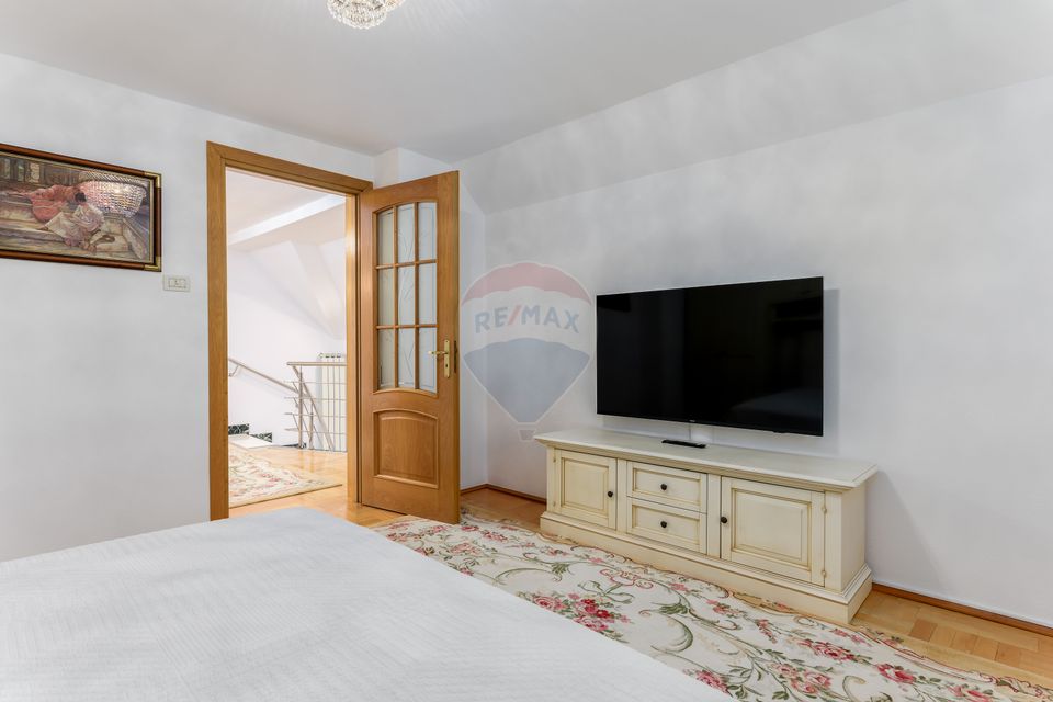 Apartament cu 5 camere in vila, curte si dependinte în Dorobanti