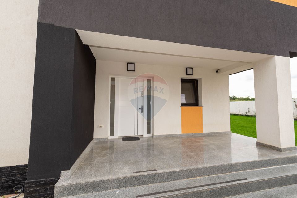 House - Villa 4 rooms in Pantelimon Magic Lake, Cernica forest