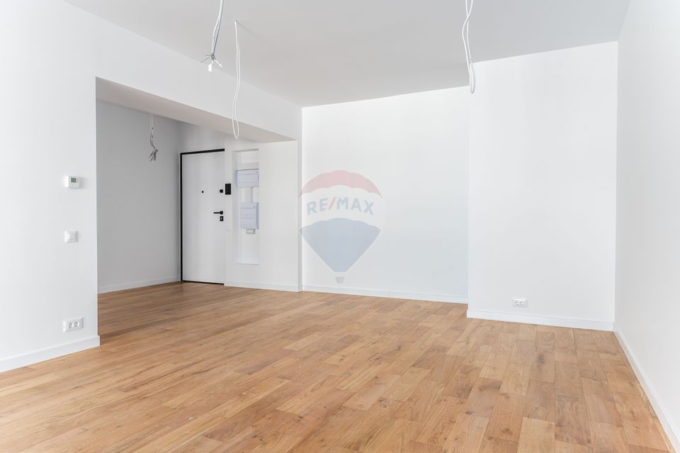 Double Studio (2 rooms) in Expozitiei Blvd., Agronomy, Press Square