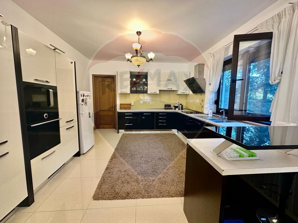 6 room House / Villa for sale