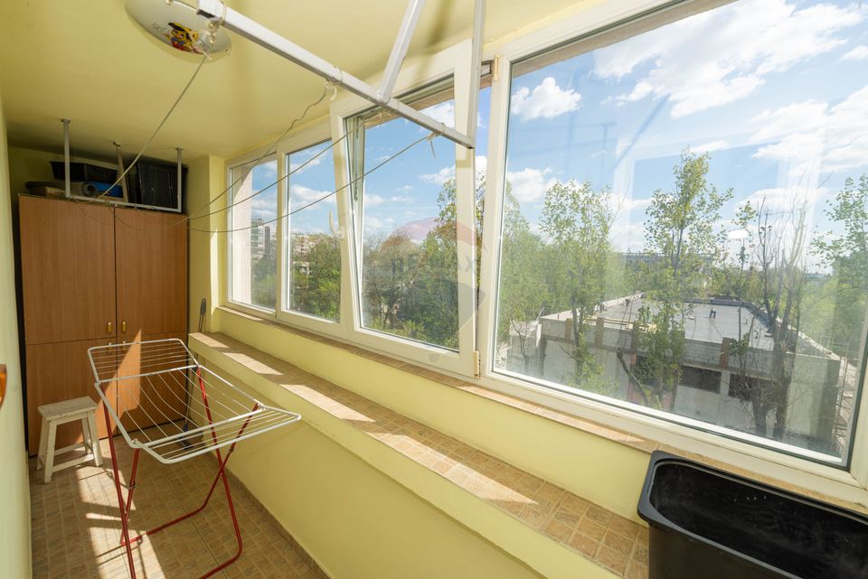 Apartament semidecomandat cu 3 camere de inchiriat Vasile Goldis Minis