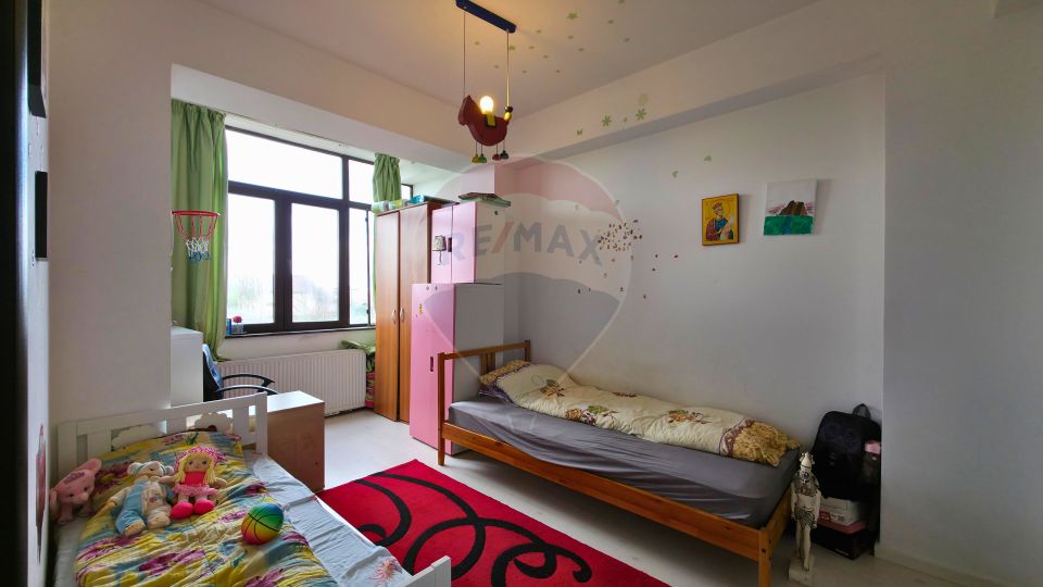 Apartament 3 camere 1 Decembrie de Vanzare