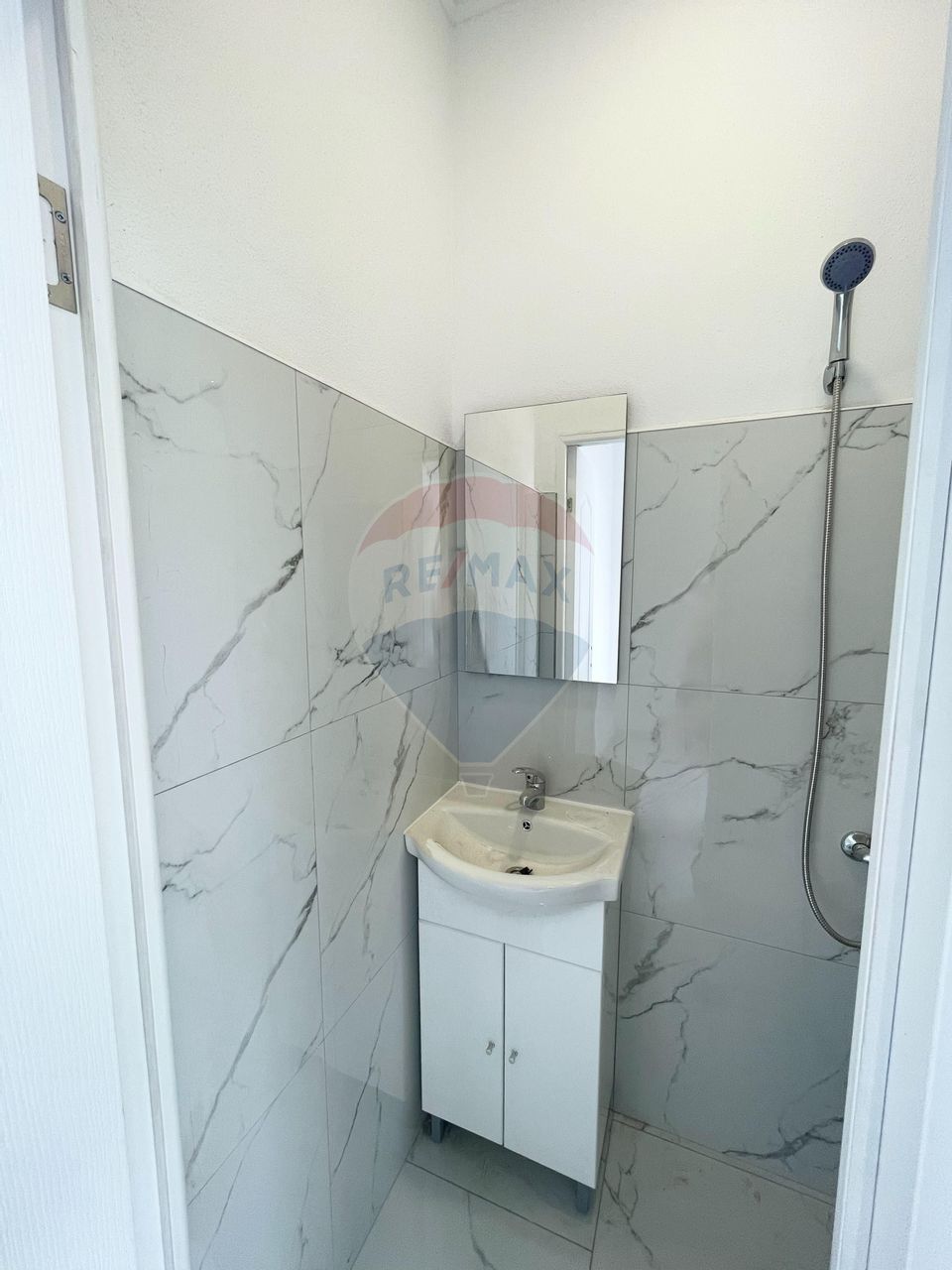 30sq.m Office Space for rent, Podgoria area