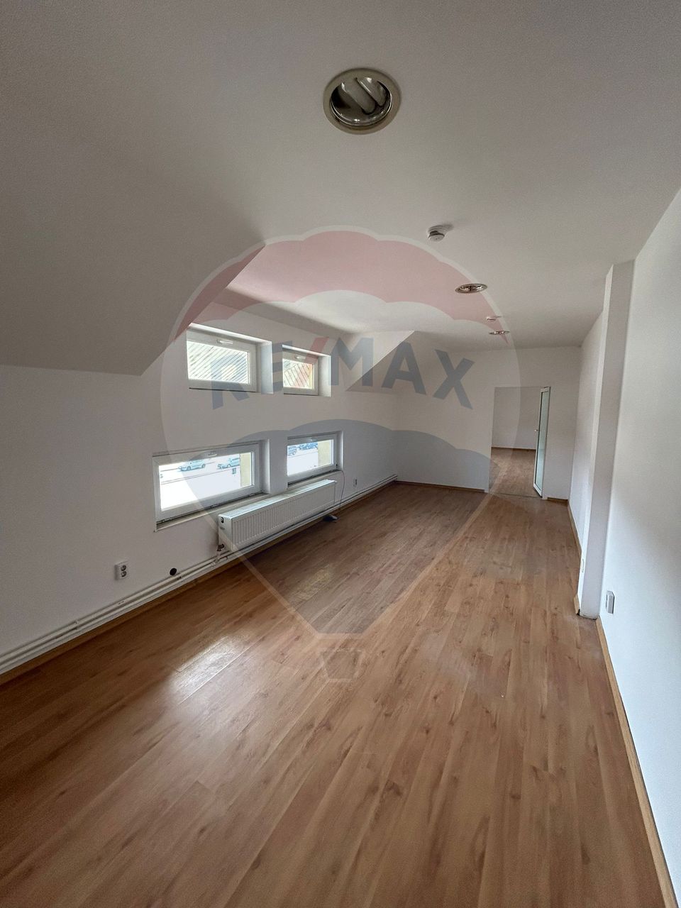 Spațiu comercial de 42.7mp de închiriat în zona Burdujeni