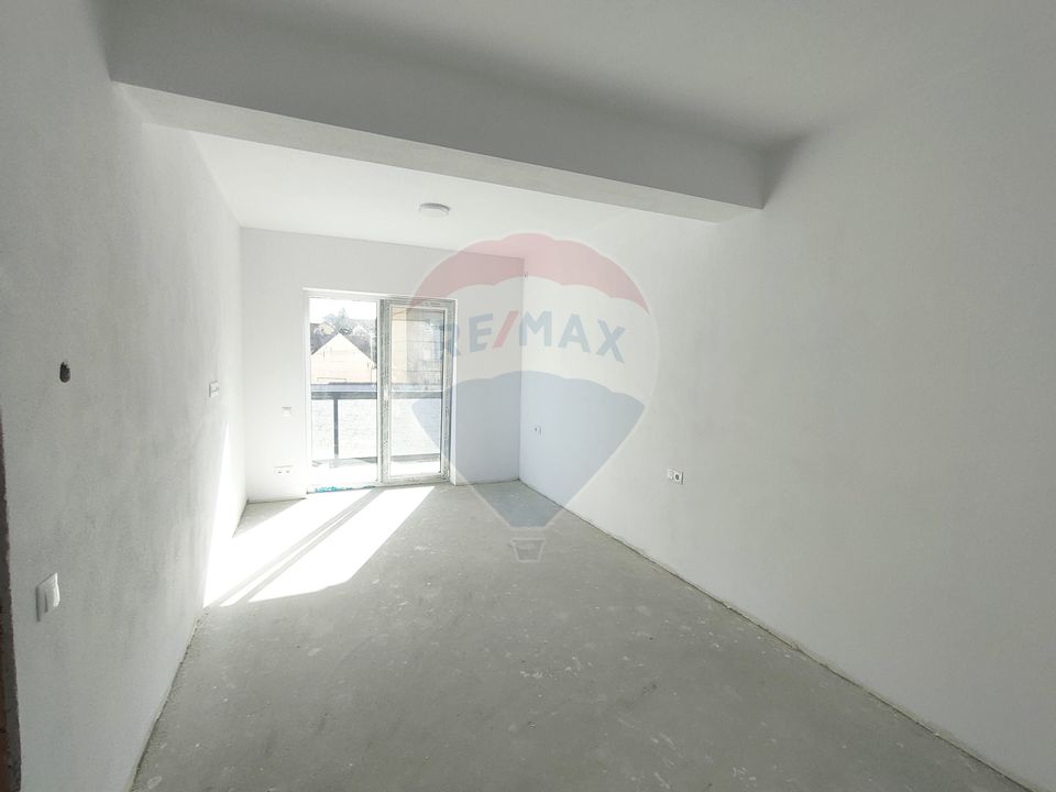 Casă cu 3 camere de vânzare în zona Turnisor