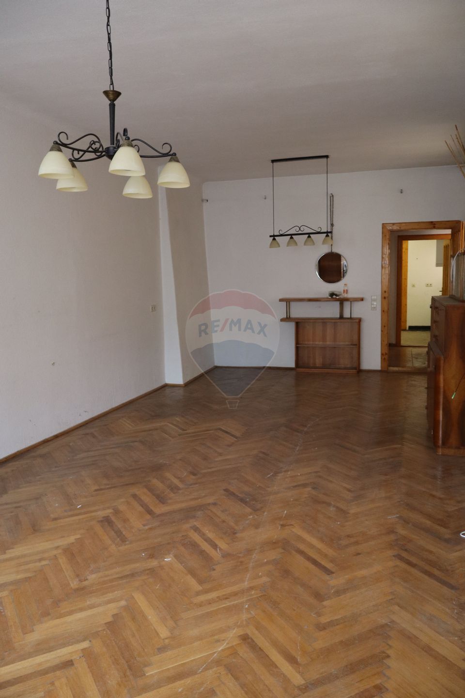 5 room Hotel / Pension for sale, Centrul Istoric area