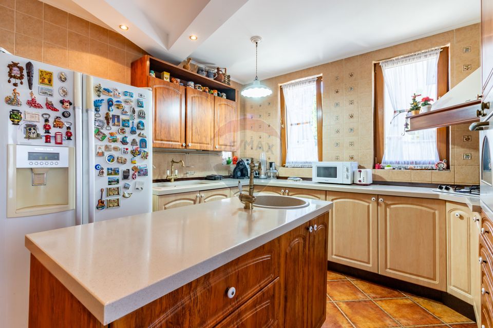 House / Villa for sale in Corbeanca, Blue Lagoon, near the lake