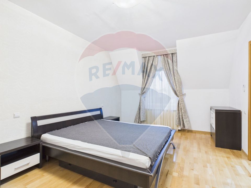 Complex Ibiza vila de inchiriat 6 camere, piscina, teren de tenis