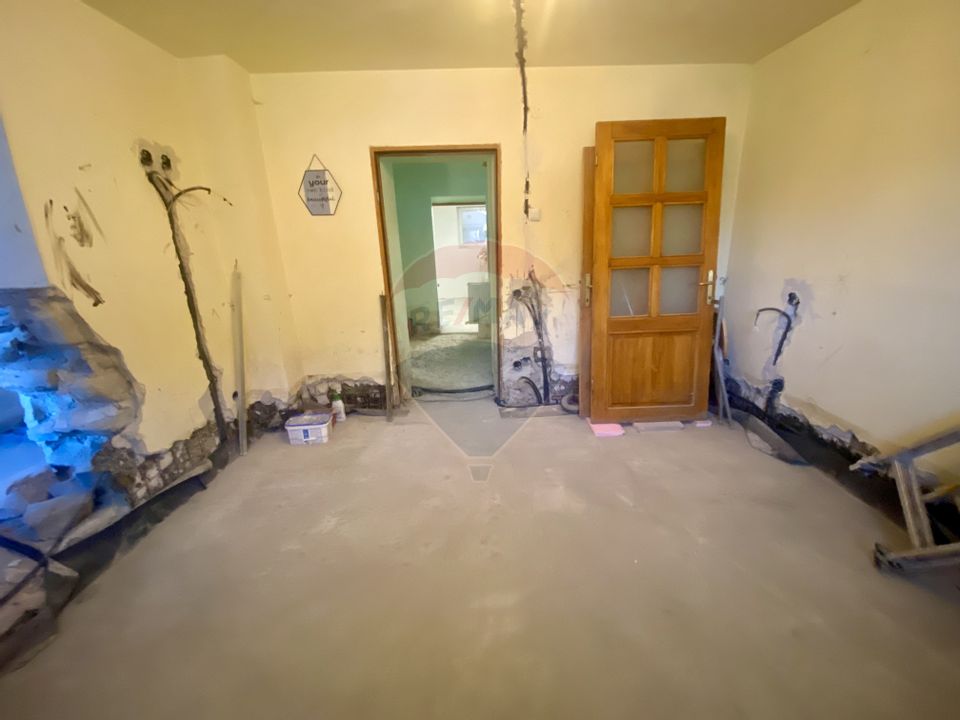 Vilă cu farmec istoric în Bușteni, pensiune sau locuință de vacanță!