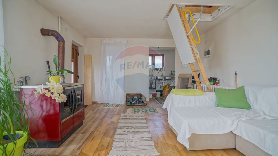 0% COMISION / Casă cu 3 camere si teren 28 500 mp , COVASNA