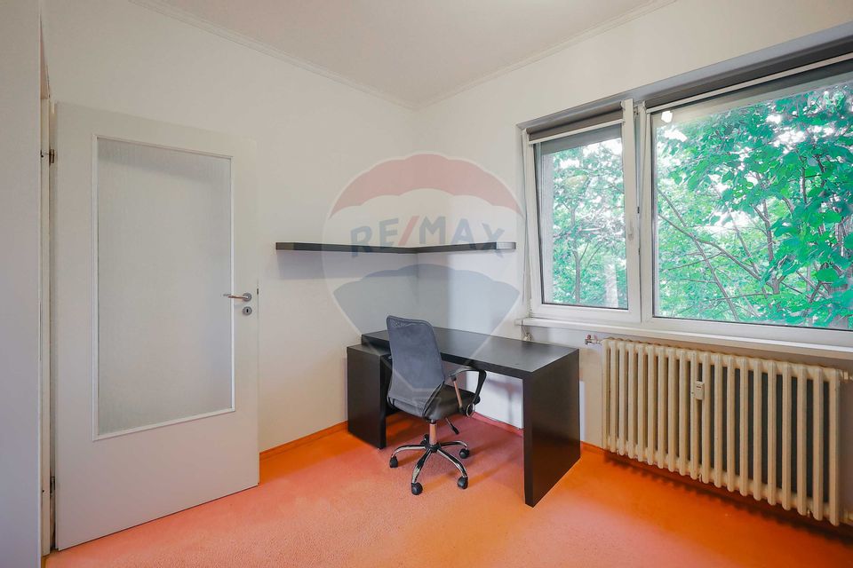 Apartament cu 3 camere de vânzare – ultracentral, vedere panoramică