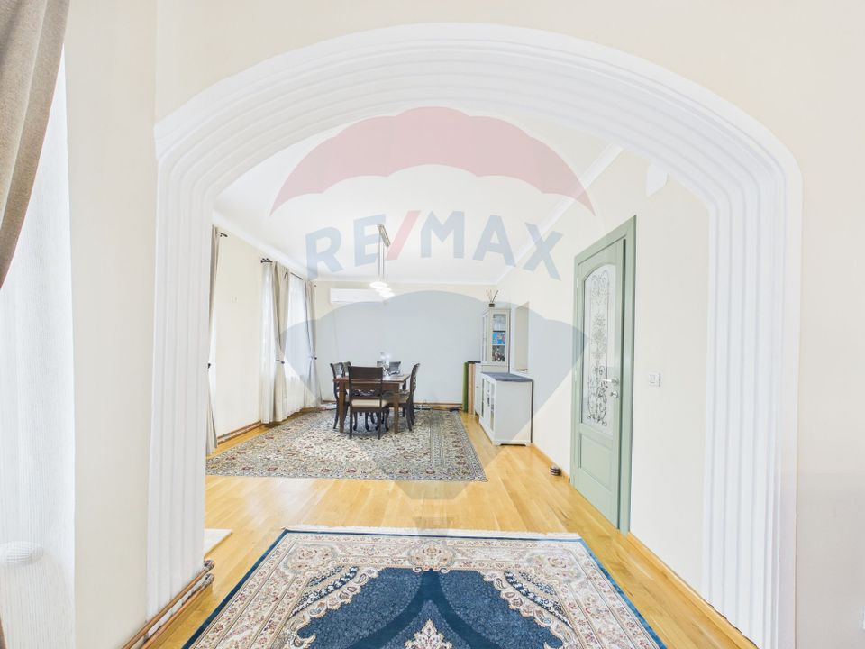 7 room House / Villa for sale