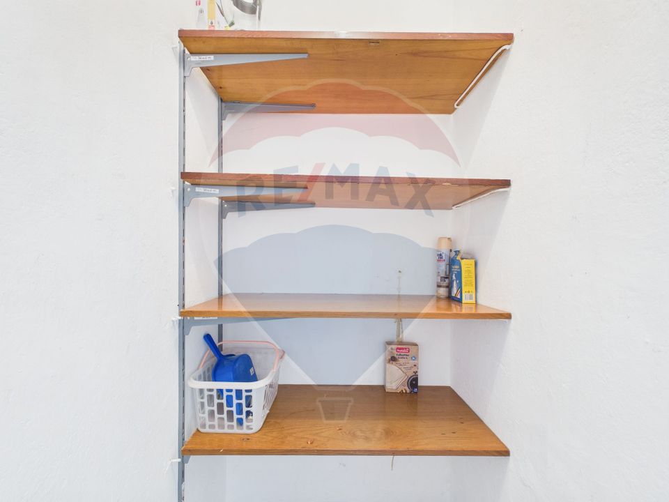 Apartament cu 2 camere de vanzare în zona Pajura