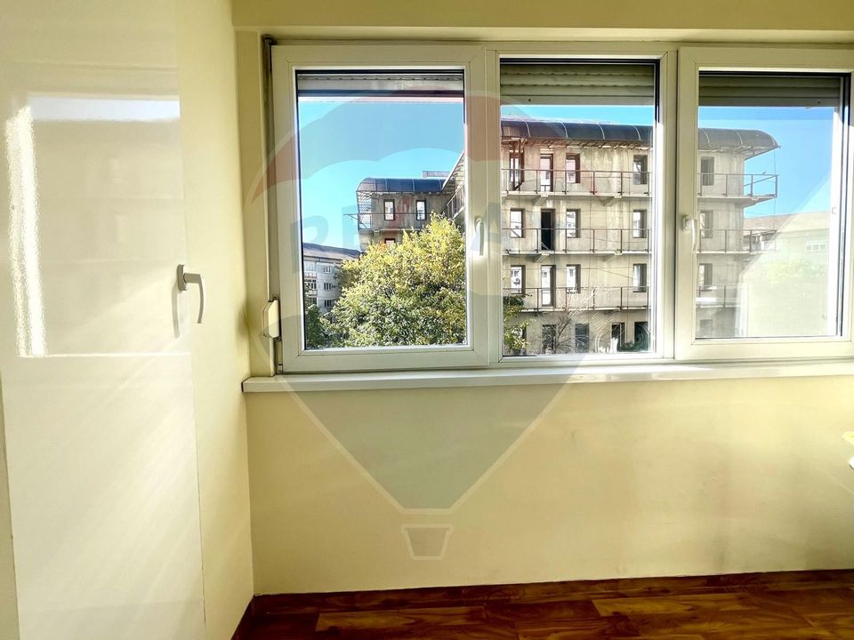 De închiriat apartament cu 4 camere, zona Dacia