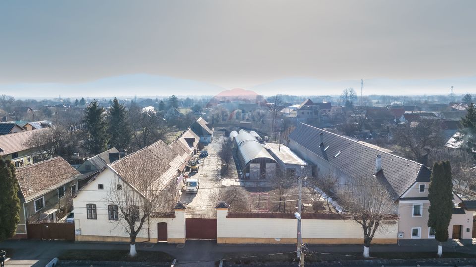 Casă de vânzare în centrul localității Prejmer, teren 5.055 mp!