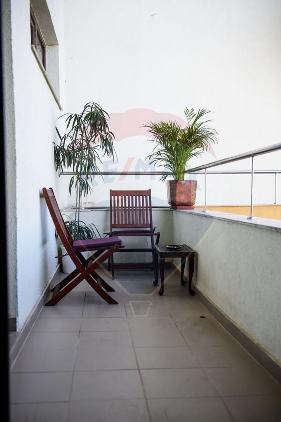 2 room furnished and equipped apartment in Summerland