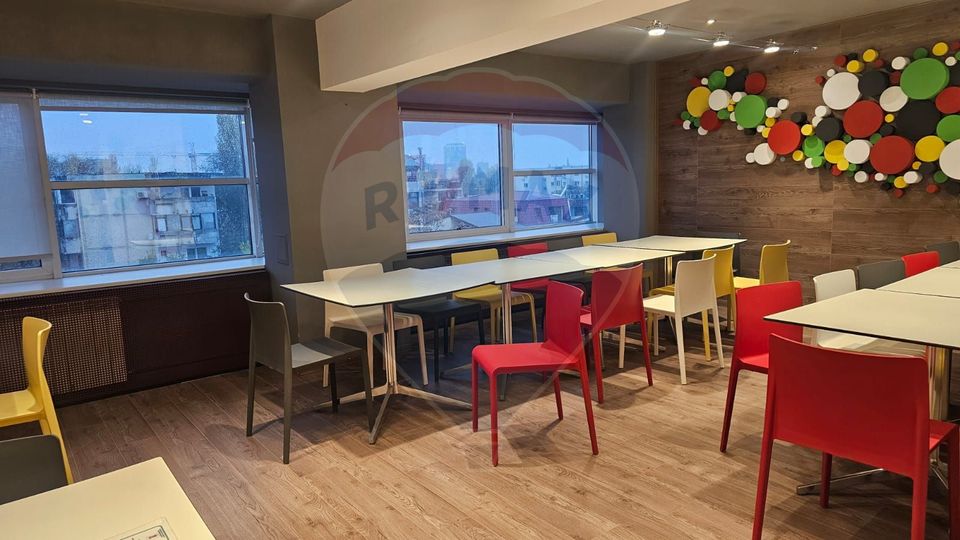 Hotel / Pensiune de vanzare în zona Barbu Vacarescu