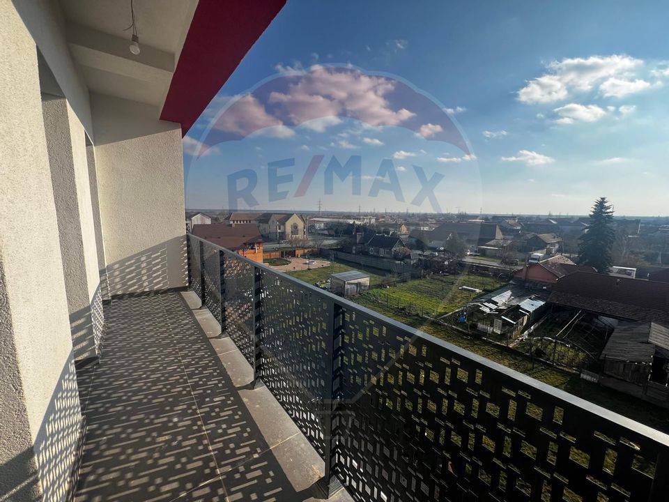 Apartament cu 3 camere de vânzare în zona Micalaca