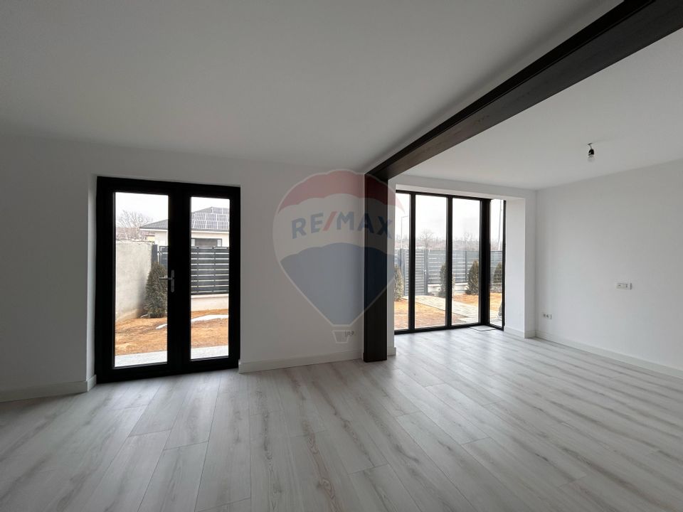 Casă / Vilă cu 5 camere de vânzare