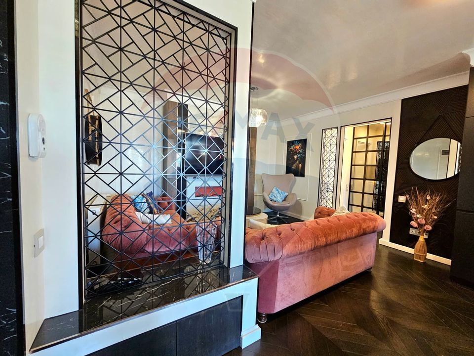 Inchiriere penthouse superfinisat cu 3 camere in zona Centrala