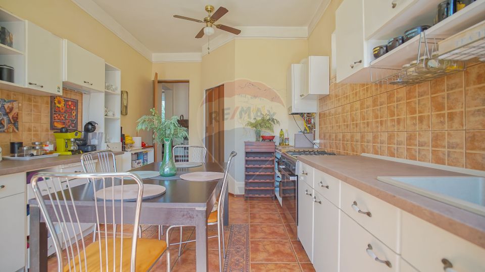 Casa/vila de vanzare, zona unica, Bronzului, cartier Tractorul, Brasov