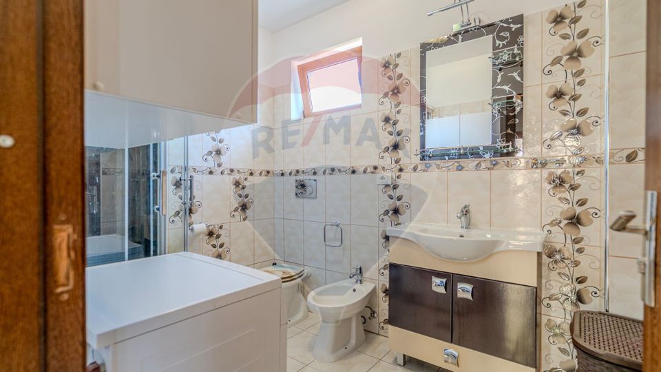 5 room House / Villa for sale